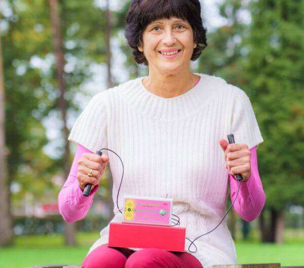 woman-zapper-park